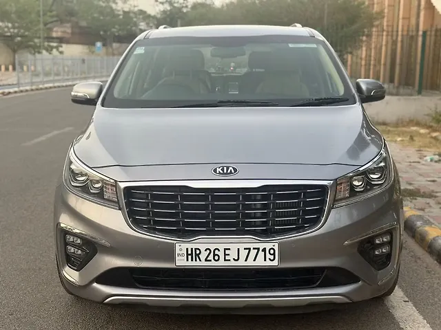 Used 2020 Kia Carnival in Delhi
