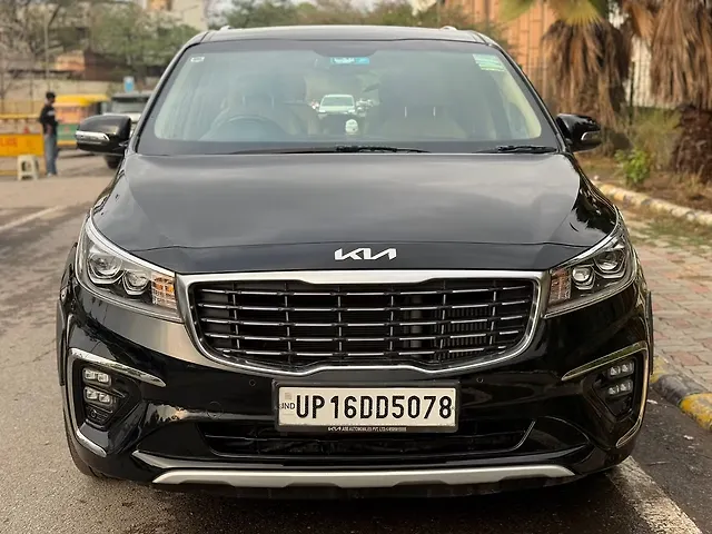 Used 2022 Kia Carnival in Delhi