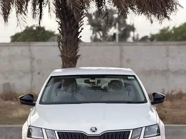 Used 2018 Skoda Octavia in Surat