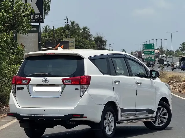 Used Toyota Innova Crysta [2016-2020] 2.4 G 7 STR [2016-2017] in Valsad