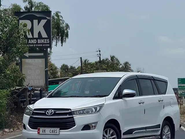 Used Toyota Innova Crysta [2016-2020] 2.4 G 7 STR [2016-2017] in Valsad