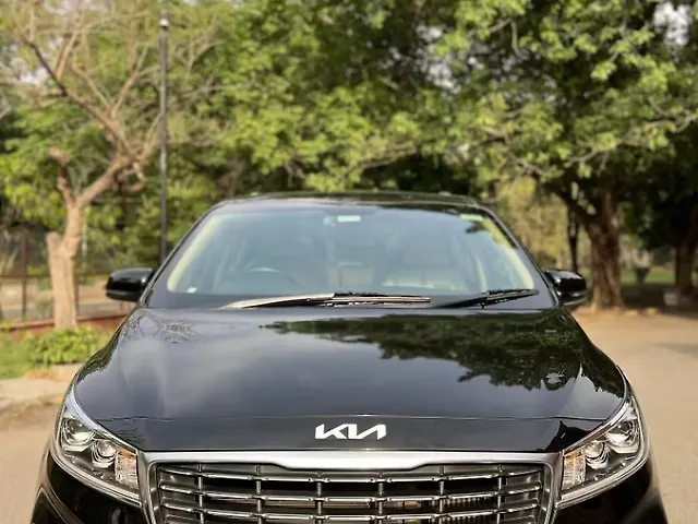 Used 2022 Kia Carnival in Delhi