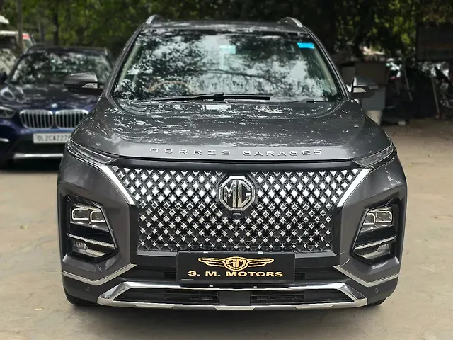 Used 2023 MG Hector Plus in Delhi