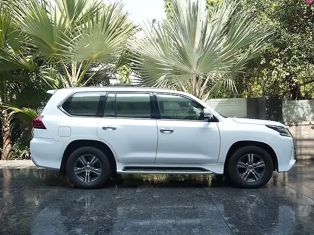 Used Lexus LX 570 V8 AT in Pune Used Lexus LX 570 V8 AT in Pune