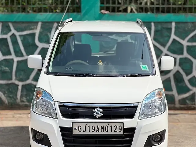 Used 2017 Maruti Suzuki Wagon R in Surat