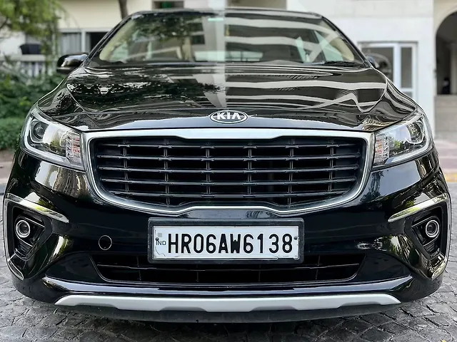 Used 2020 Kia Carnival in Delhi