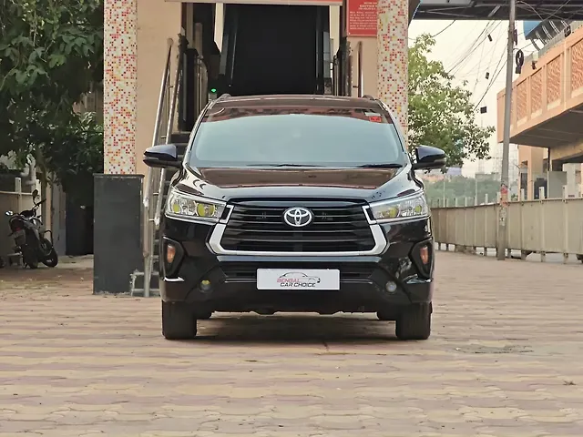 Used 2022 Toyota Innova Crysta in Kolkata