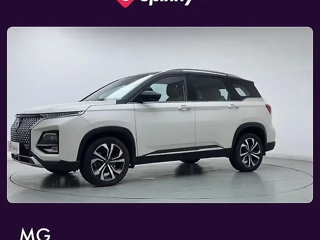 Used 2023 MG Hector Plus in Delhi