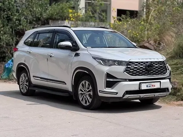 Second Hand 2023 Toyota Innova Hycross ZX (O) Hybrid (Electric +