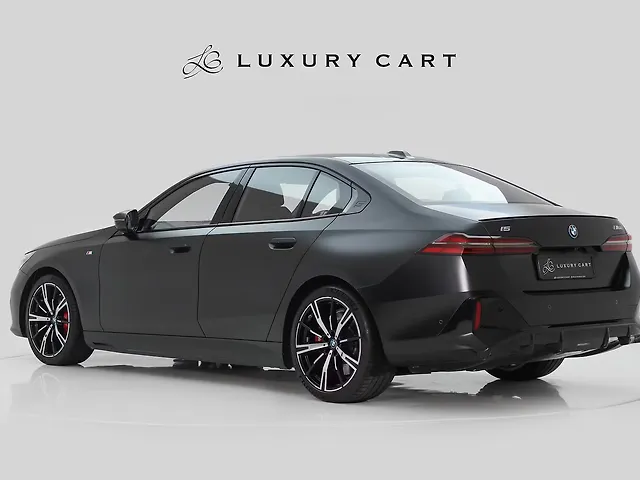 2024 BMW i5 - Photo 3