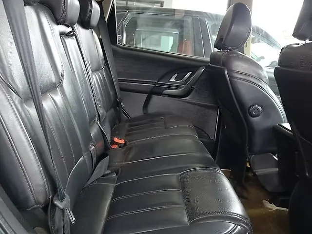 Used Mahindra XUV500 [2015-2018] W10 1.99 in Kheda