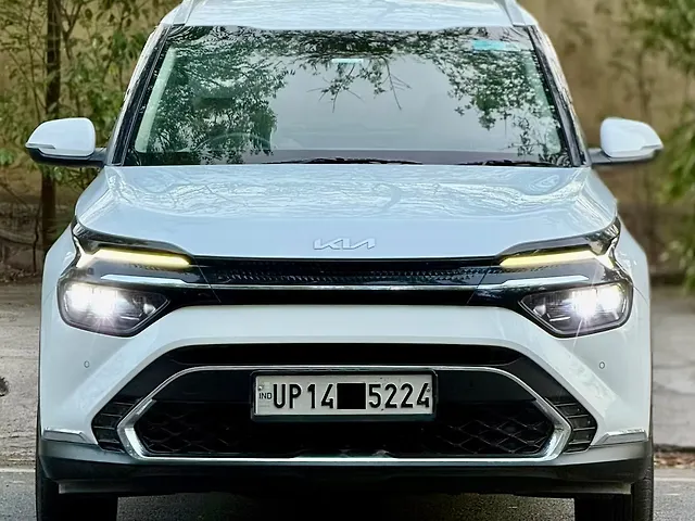 Used 2022 Kia Carens in Delhi