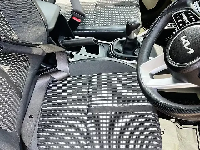 Used Kia Carens [2022-2023] Prestige 1.5 Petrol MT 7 STR in Mumbai