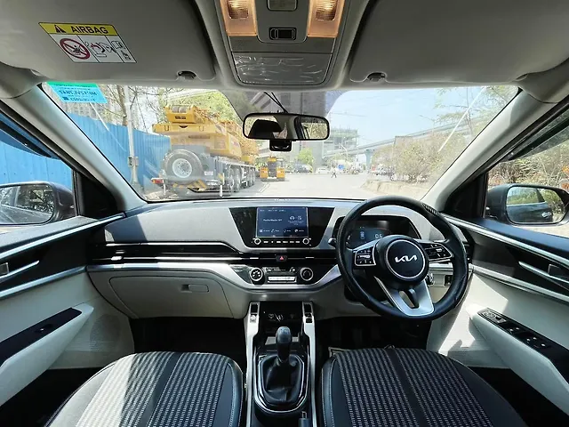 Used Kia Carens [2022-2023] Prestige 1.5 Petrol MT 7 STR in Mumbai
