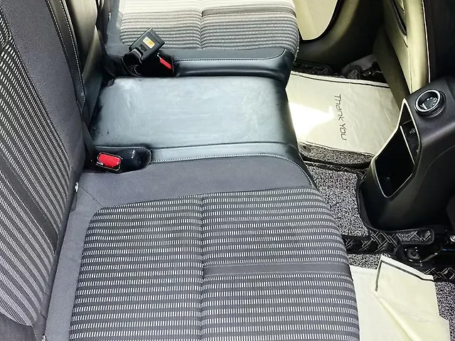 Used Kia Carens [2022-2023] Prestige 1.5 Petrol MT 7 STR in Mumbai