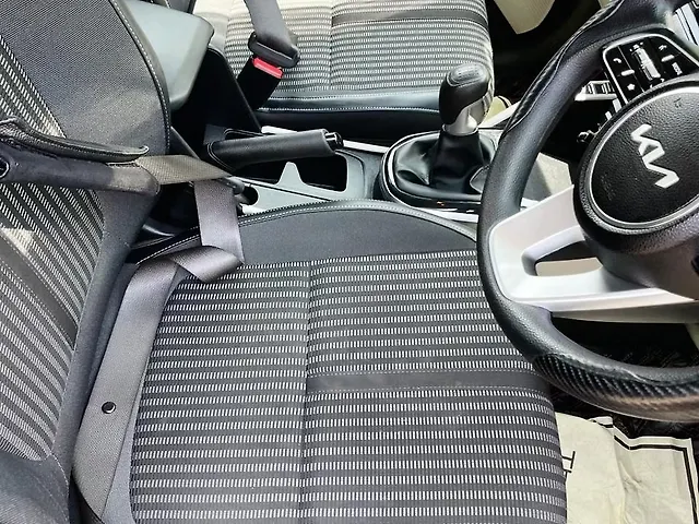 Used Kia Carens [2022-2023] Prestige 1.5 Petrol MT 7 STR in Mumbai