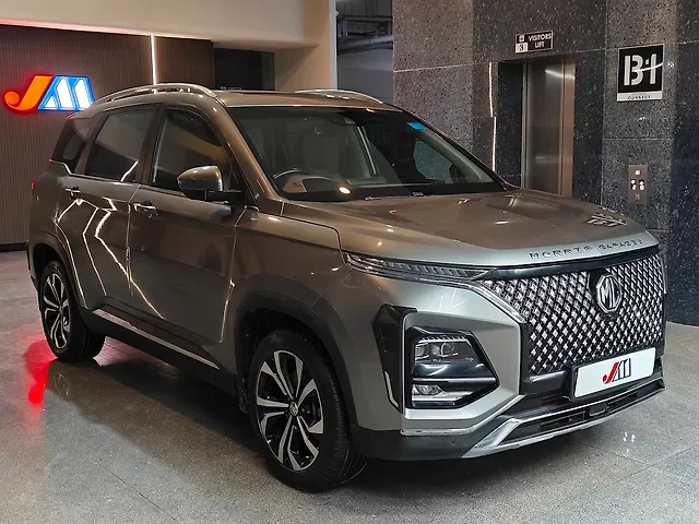 Used 2023 MG Hector Plus in Ahmedabad