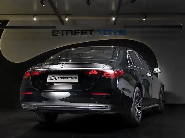 Used Mercedes-Benz E-Class E200 LWB 2WD Mild Hybrid(Electric + Petrol) 2.0L Turbo Automatic in Ahmedabad Used Mercedes-Benz E-Class E200 LWB 2WD Mild Hybrid(Electric + Petrol) 2.0L Turbo Automatic in Ahmedabad