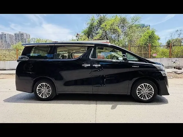 Used Toyota Vellfire VIP – Executive Lounge Hybrid (Electric + Petrol) Automatic in Mumbai