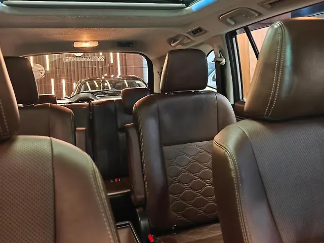 Used Toyota Innova Hycross ZX Hybrid (Electric + Petrol) Automatic (e-CVT) 7 STR in Lucknow