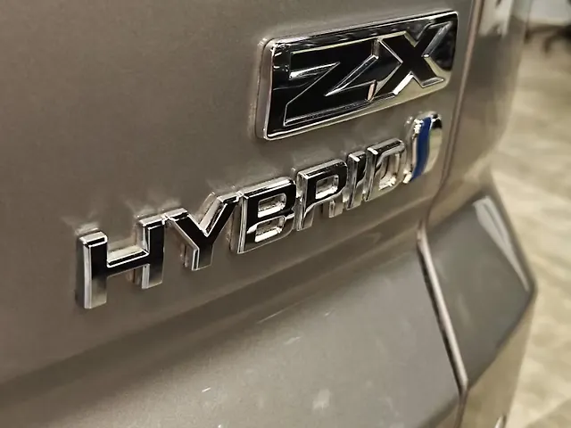 Used Toyota Innova Hycross ZX Hybrid (Electric + Petrol) Automatic (e-CVT) 7 STR in Lucknow