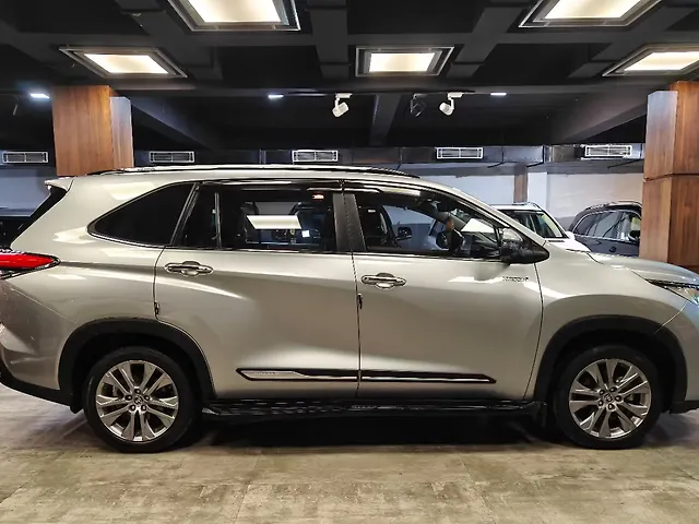 Used Toyota Innova Hycross ZX Hybrid (Electric + Petrol) Automatic (e-CVT) 7 STR in Lucknow