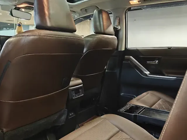 Used Toyota Innova Hycross ZX Hybrid (Electric + Petrol) Automatic (e-CVT) 7 STR in Lucknow