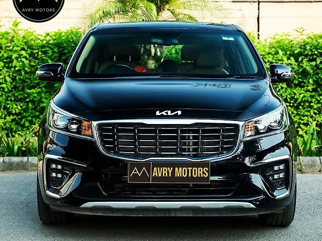 Used 2022 Kia Carnival in Delhi