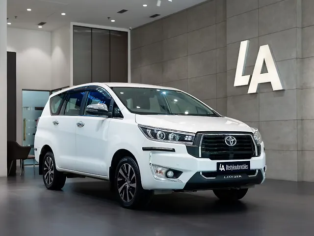 Used 2023 Toyota Innova Crysta in Kolkata