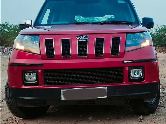 Used 2018 Mahindra TUV300 in Agra