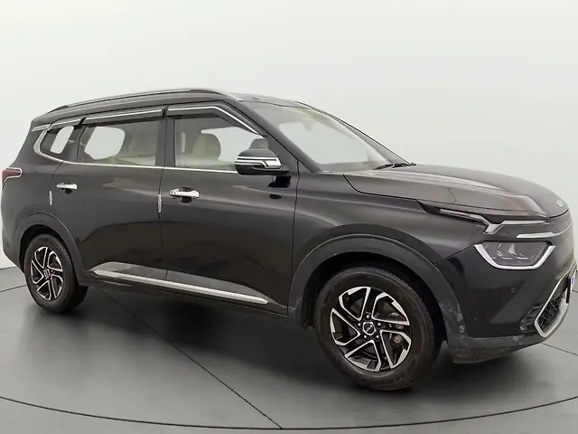 Used 2022 Kia Carens in Delhi