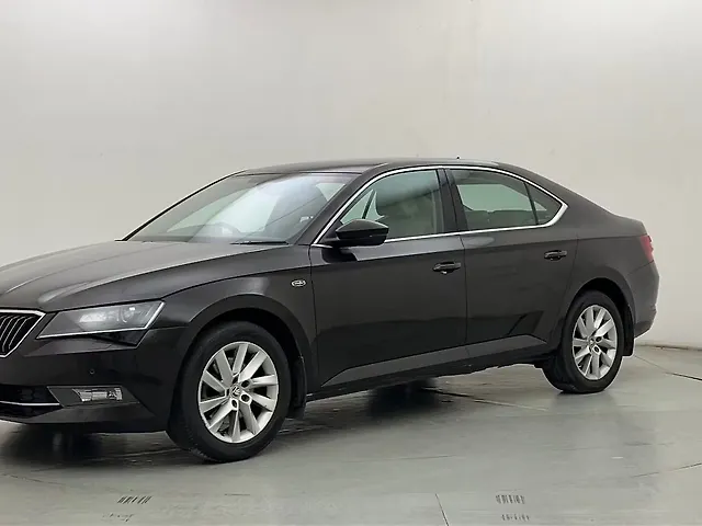 Used 2016 Skoda Superb in Thane