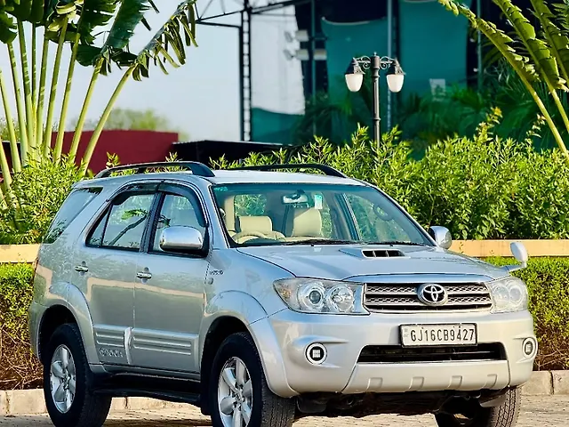 Used 2010 Toyota Fortuner in Surat