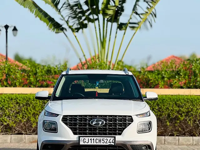 Used 2022 Hyundai Venue in Surat
