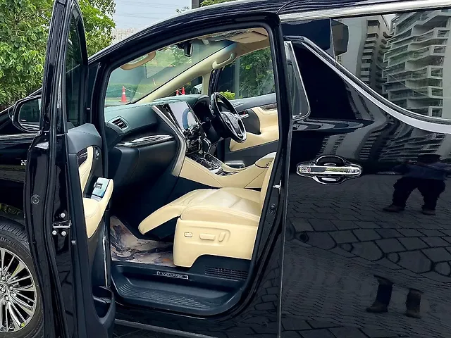 Used Toyota Vellfire VIP – Executive Lounge Hybrid (Electric + Petrol) Automatic in Mumbai