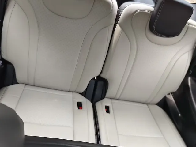 Used Mahindra Old Generation XUV700 AX 5 Diesel MT 7 STR [2021] in Kolkata