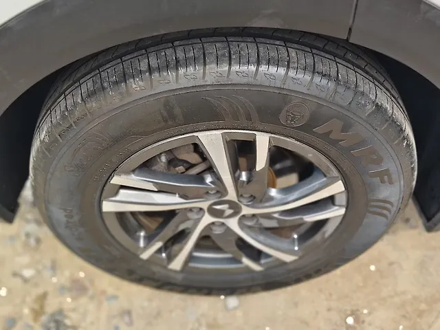 Used Mahindra Old Generation XUV700 AX 5 Diesel MT 7 STR [2021] in Kolkata