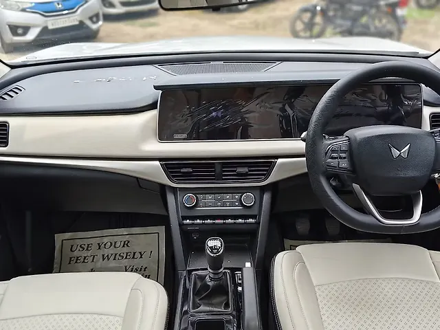 Used Mahindra Old Generation XUV700 AX 5 Diesel MT 7 STR [2021] in Kolkata