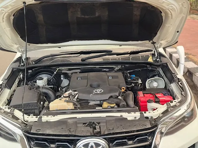 Used Toyota Fortuner 4x2 2WD Diesel 2.8L Turbo Automatic in Bhopal Used Toyota Fortuner 4x2 2WD Diesel 2.8L Turbo Automatic in Bhopal