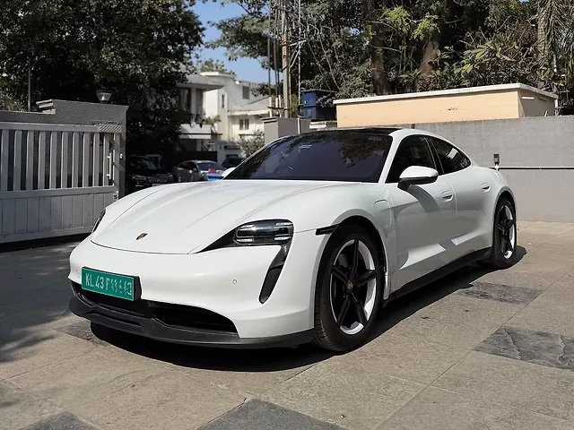 2022 Porsche Taycan - Photo 2
