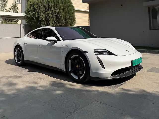 2022 Porsche Taycan - Photo 3