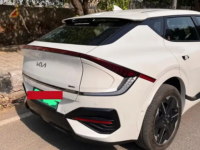 2025 Kia EV6 - Photo 2
