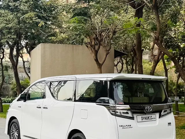 Used Toyota Vellfire VIP – Executive Lounge Hybrid (Electric + Petrol) Automatic in Mumbai Used Toyota Vellfire VIP – Executive Lounge Hybrid (Electric + Petrol) Automatic in Mumbai