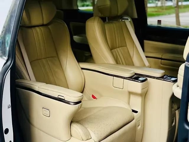 Used Toyota Vellfire VIP – Executive Lounge Hybrid (Electric + Petrol) Automatic in Mumbai Used Toyota Vellfire VIP – Executive Lounge Hybrid (Electric + Petrol) Automatic in Mumbai