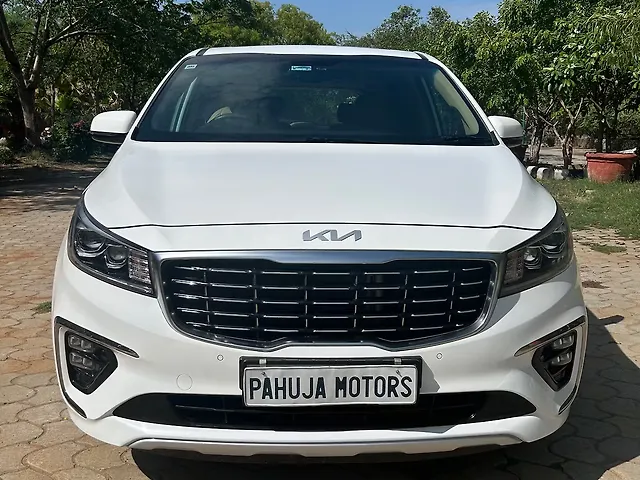 Used 2022 Kia Carnival in Delhi