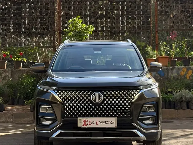 Used 2023 MG Hector Plus in Mumbai
