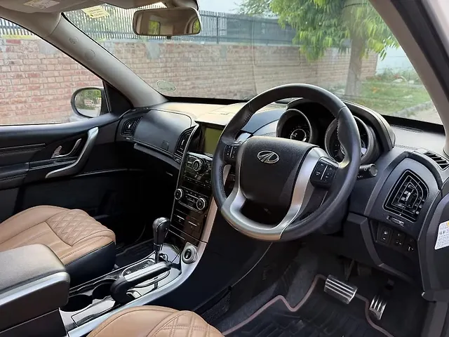 Used Mahindra XUV500 W11 Opt AT in Chandigarh Used Mahindra XUV500 W11 Opt AT in Chandigarh