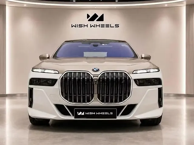 2025 BMW i7 - Photo 1