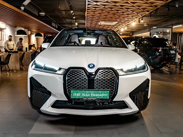 2024 BMW iX - Photo 1