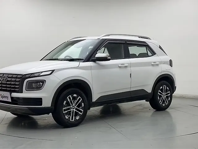 Used 2024 Hyundai Venue in Delhi